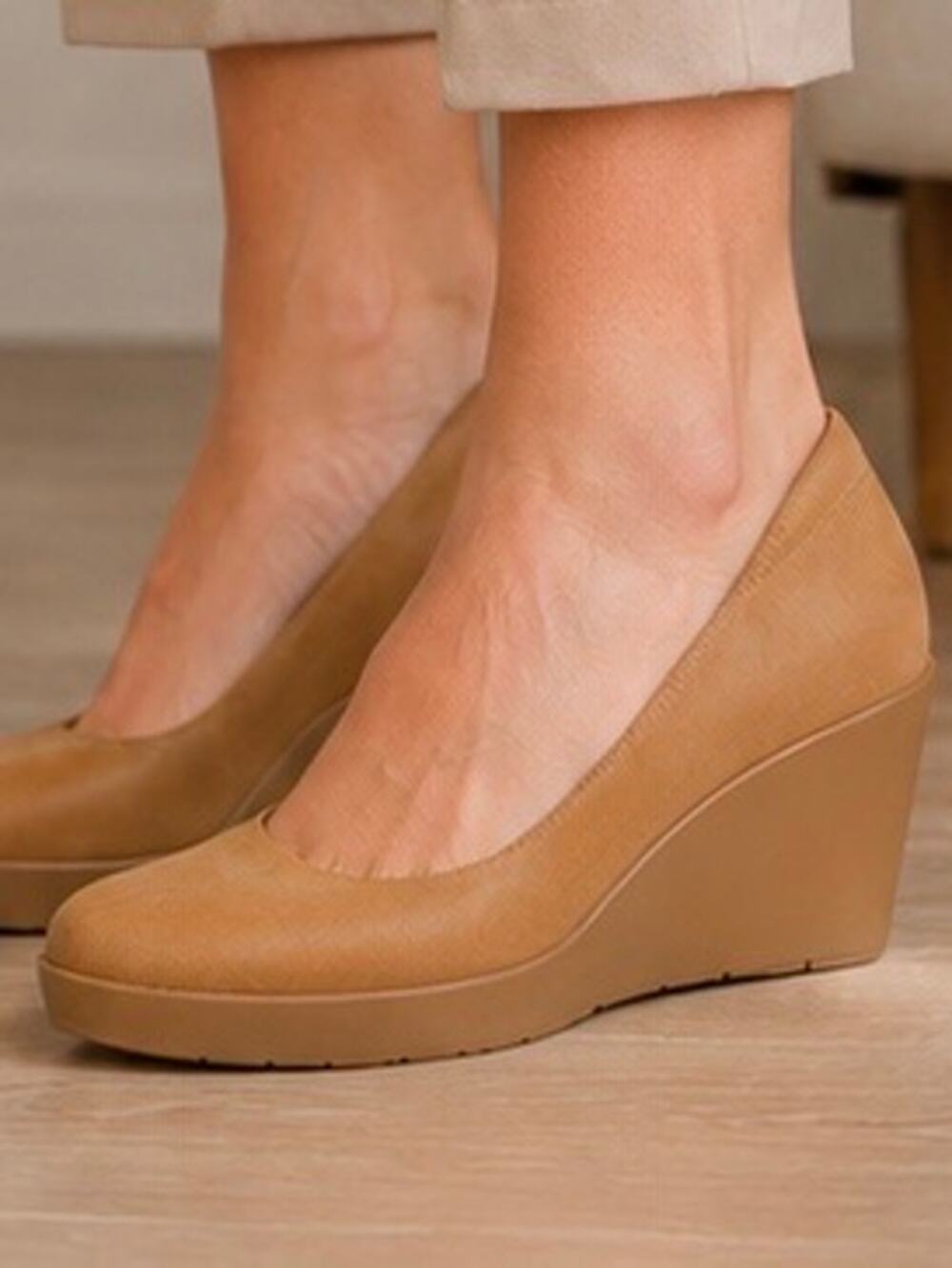 Vionic Sereno Tan Cognac Wedge Pumps Comfort Shoes Round Toe Size 6.5 - Picture 1 of 12